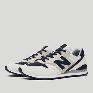 Size 8 womens new balance 996. Never worn